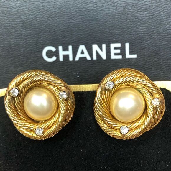 CHANEL Rope Encircling Cream Pearl Vintage Earrings w/ Crystal Accents w/ Box - Picture 1 of 17